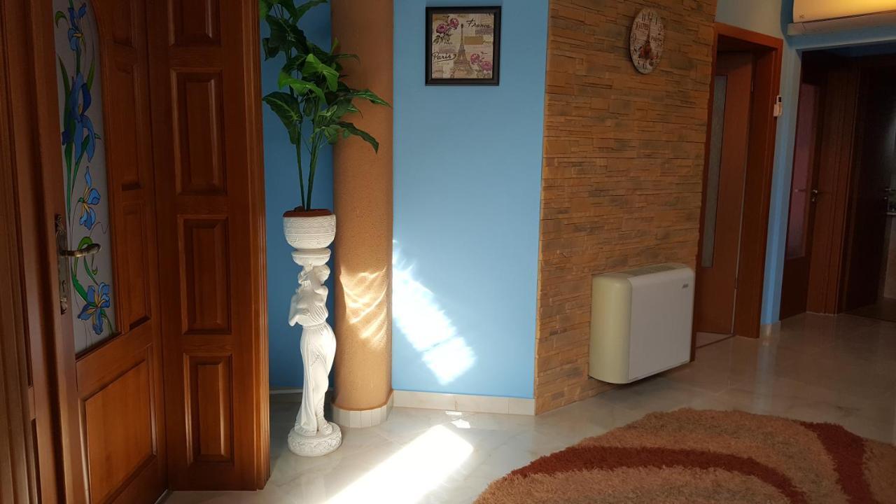 Ferienwohnung Paris-Lux. Hajdúszoboszló Exterior foto