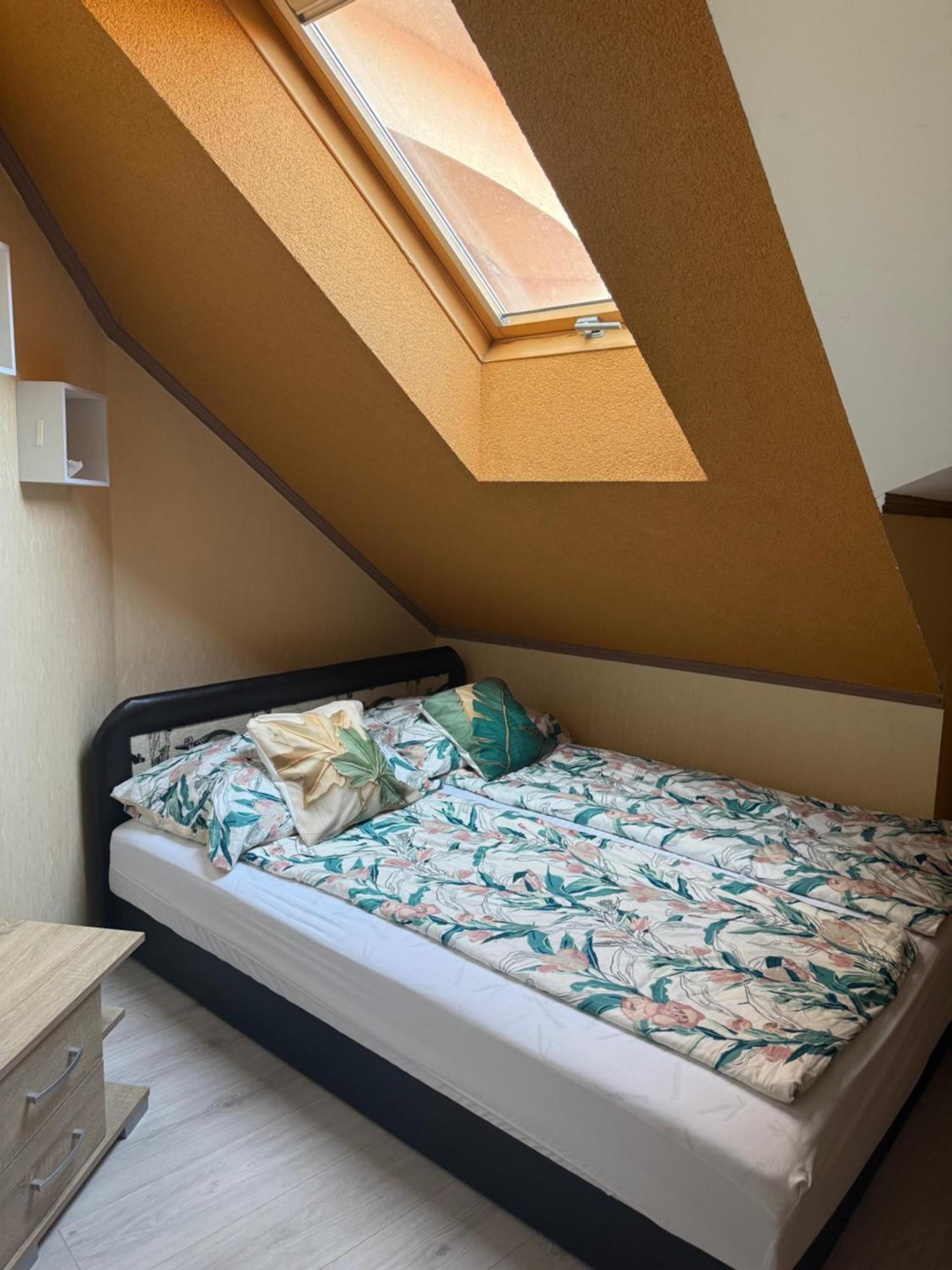 Ferienwohnung Paris-Lux. Hajdúszoboszló Exterior foto